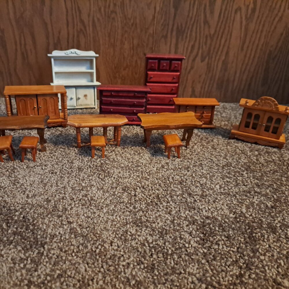 Vintage 13 Piece Wood Miniature Dollhouse Furniture Lot - Picture 1 of 6